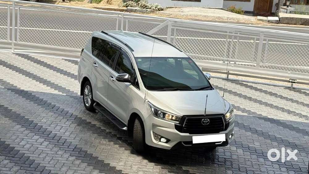 Toyota Innova Crysta, 2016