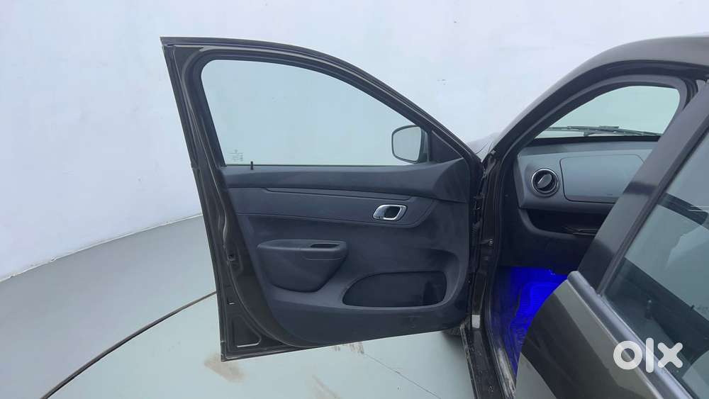 Renault Kwid 2019-ongoing 1.0 Rxt Amt (o), 2019, Petrol