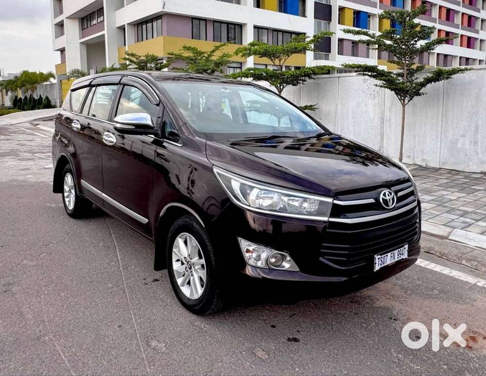 Toyota Innova Crysta 2.4 G Mt 8s, 2017, Diesel