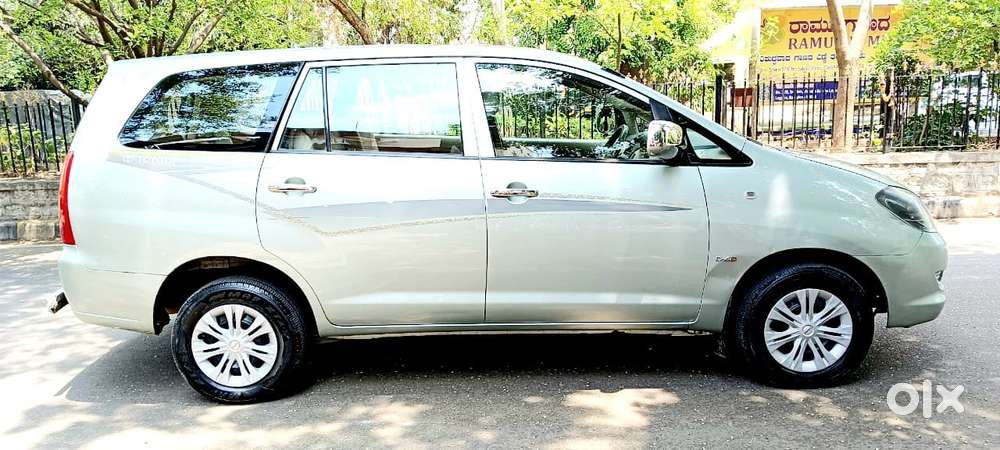 Toyota Innova 2.5 G (diesel) 7 Seater Bs Iv, 2006, Diesel