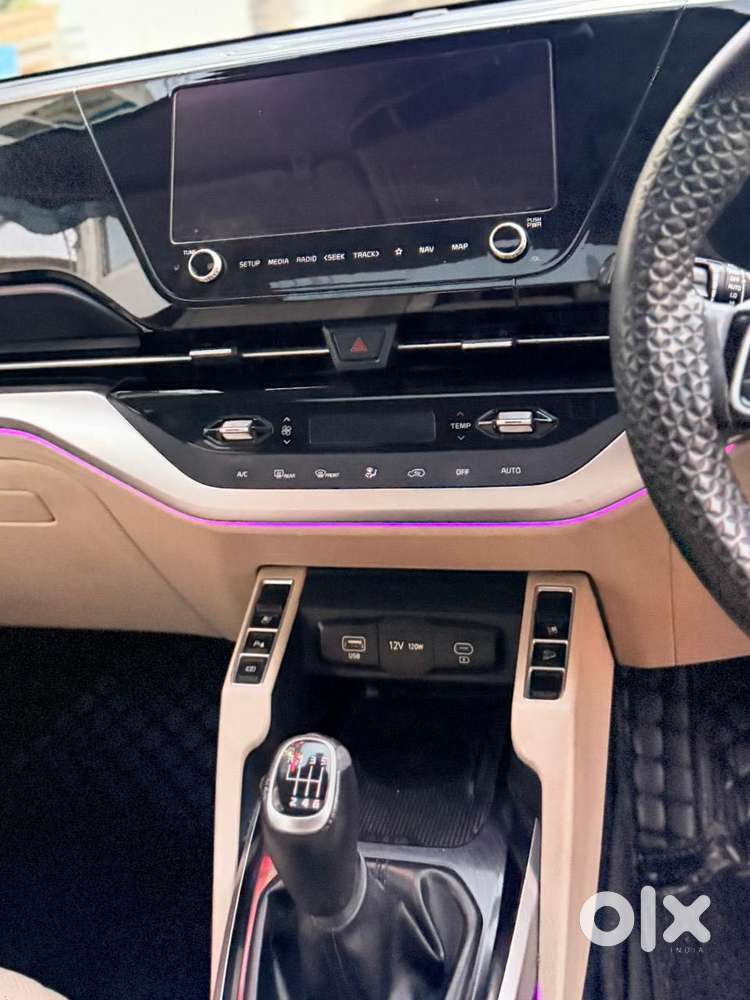 Kia Carens 1.5 Luxury Plus Diesel 6 Str, 2022, Diesel