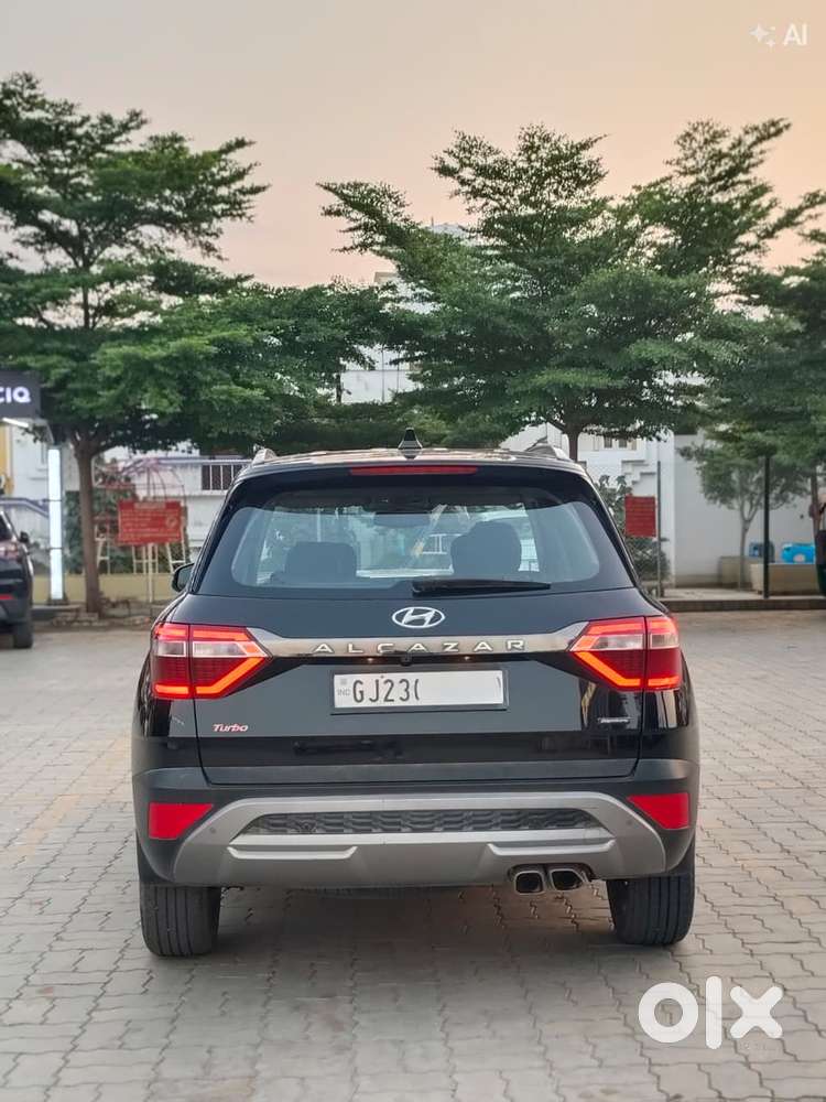 Hyundai Alcazar Signature 1.5 Petrol Dct 6str, 2023, Petrol