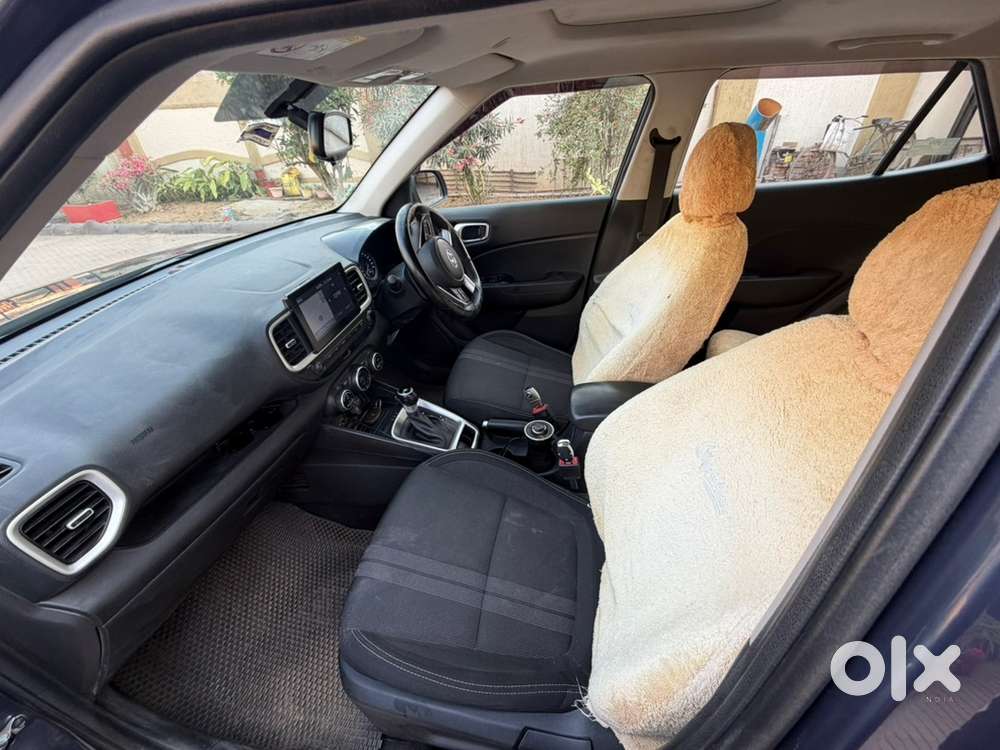 Hyundai Venue 2022 Petrol Well Maintained