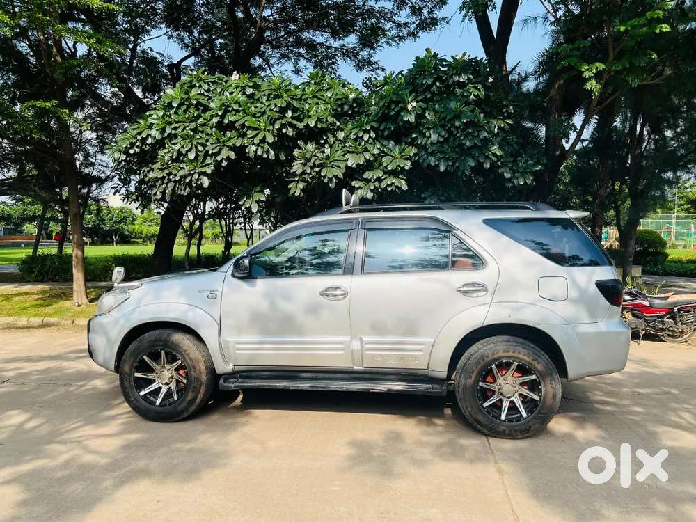 Rto 2030 Valid Fortuner 4×4 Insurance Valid Well Maintain