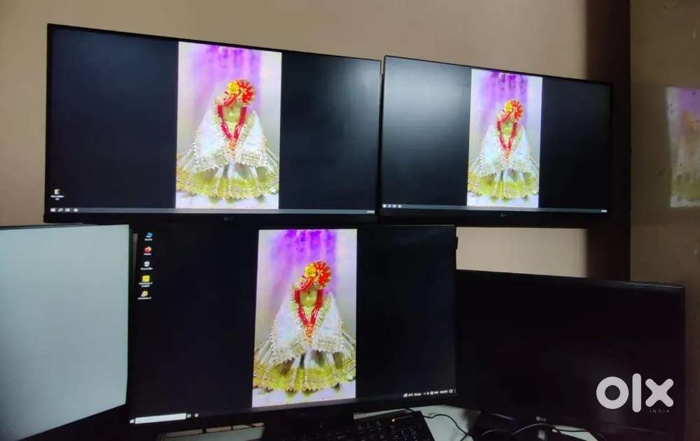 Trading setup with 4 screen ips display of lg i5 processor