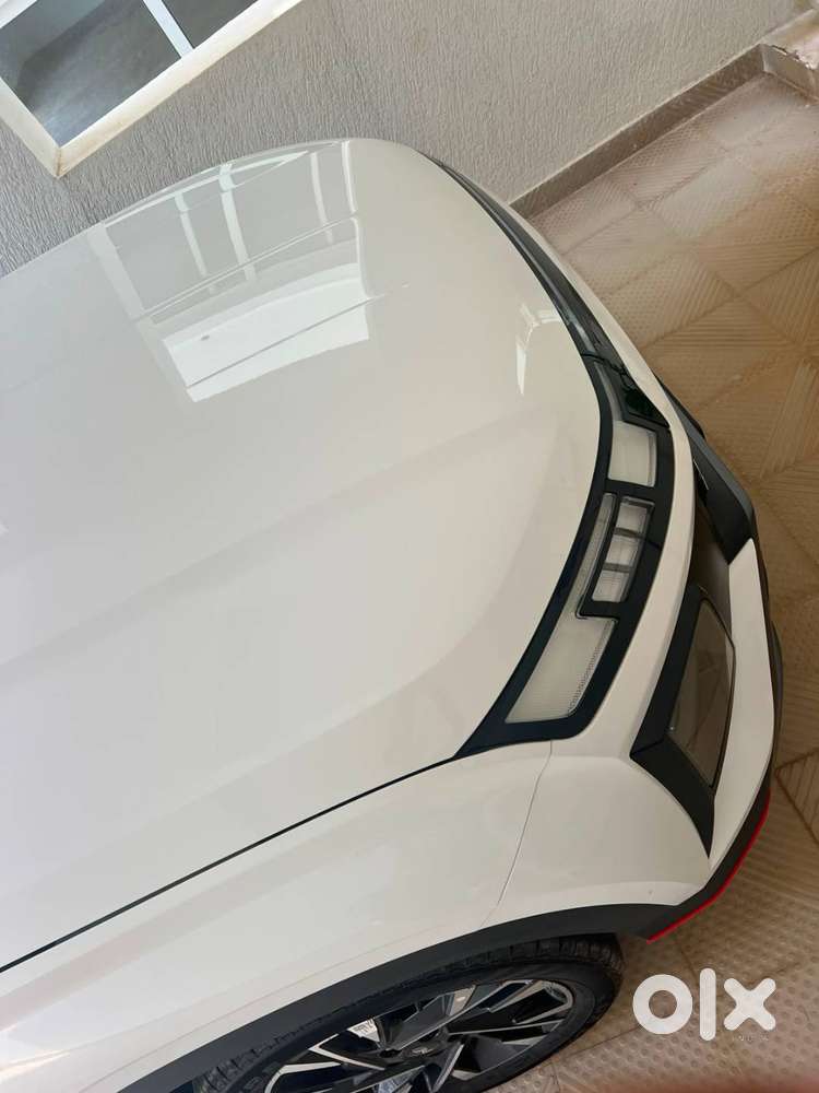 Creta N Line N8 Dct White Dual Tone
