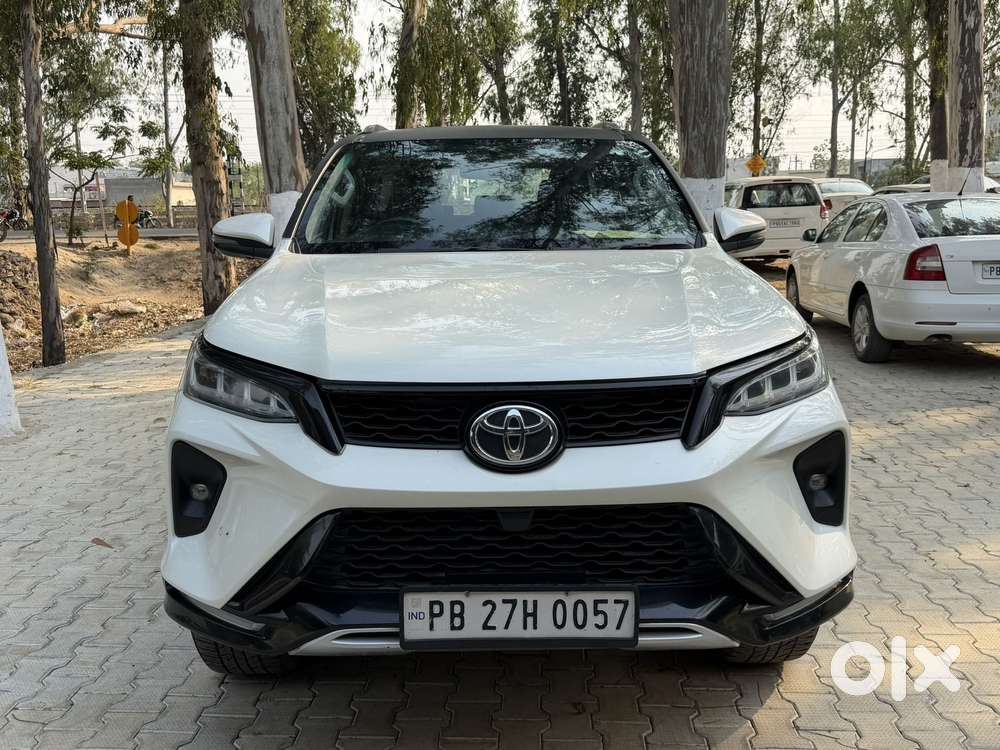 Toyota Fortuner 2.8 Legender 4x4, 2022, Diesel