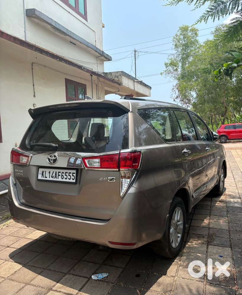 Toyota Innova Crysta 2017