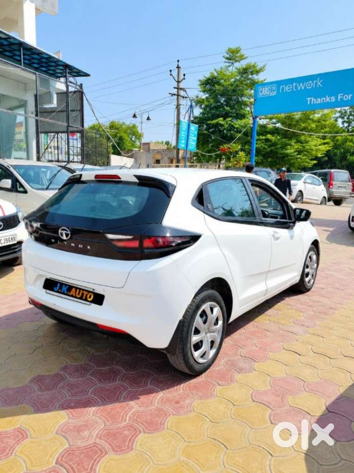Tata Altroz 1.2 Xm, 2023, Petrol