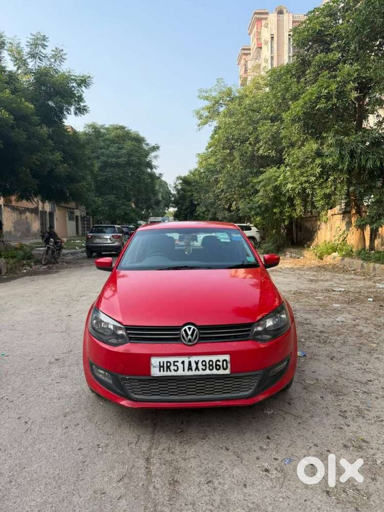 Volkswagen Polo Petrol Highline 1.6l, 2013, Cng & Hybrids
