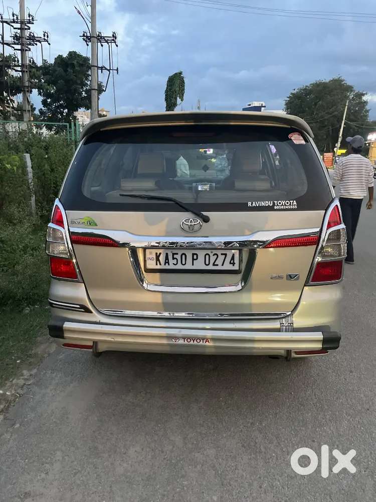 Toyota Innova 2014