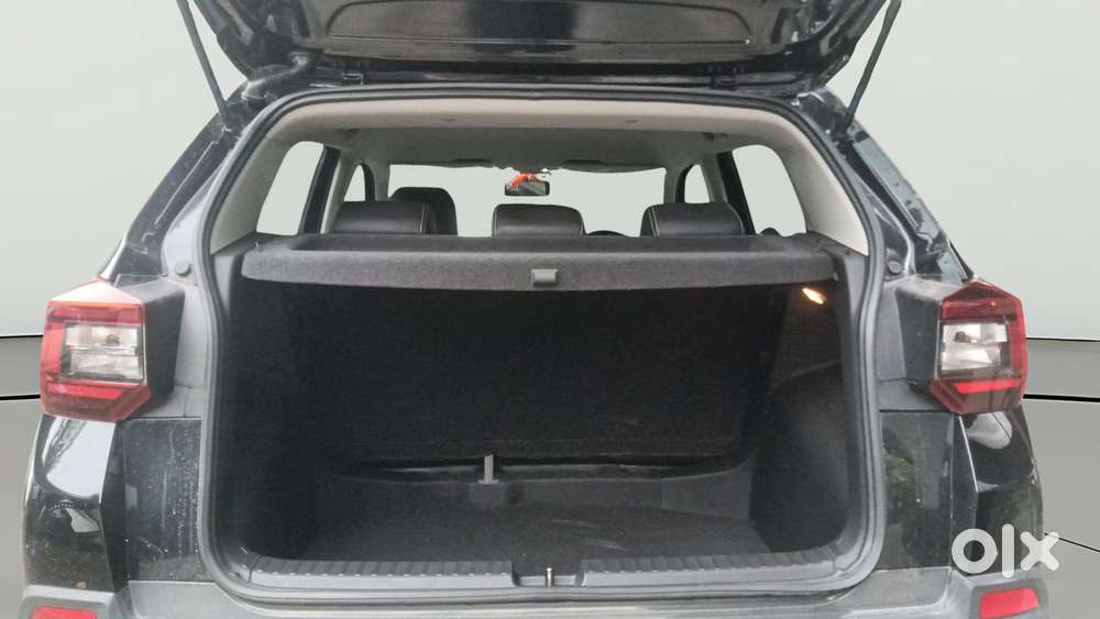 Skoda Kylaq Signature, 2025, Petrol