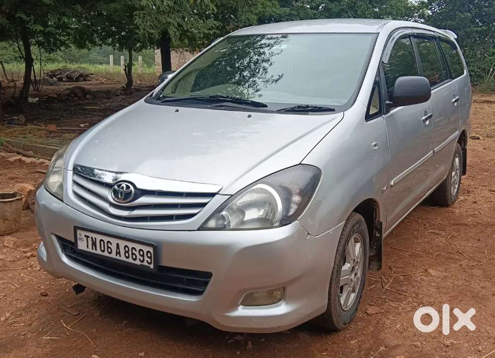 Toyota Innova 2010
