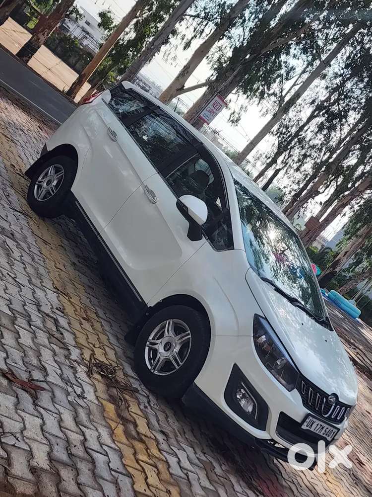 Mahindra Marazzo M6 1st Owner  Full Insurance Dono Chabi