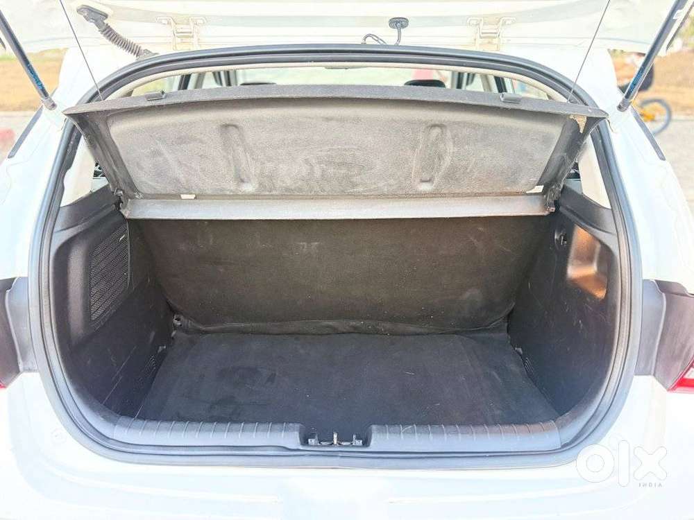Hyundai I20 Asta (o) 1.2 Mt, 2023, Petrol