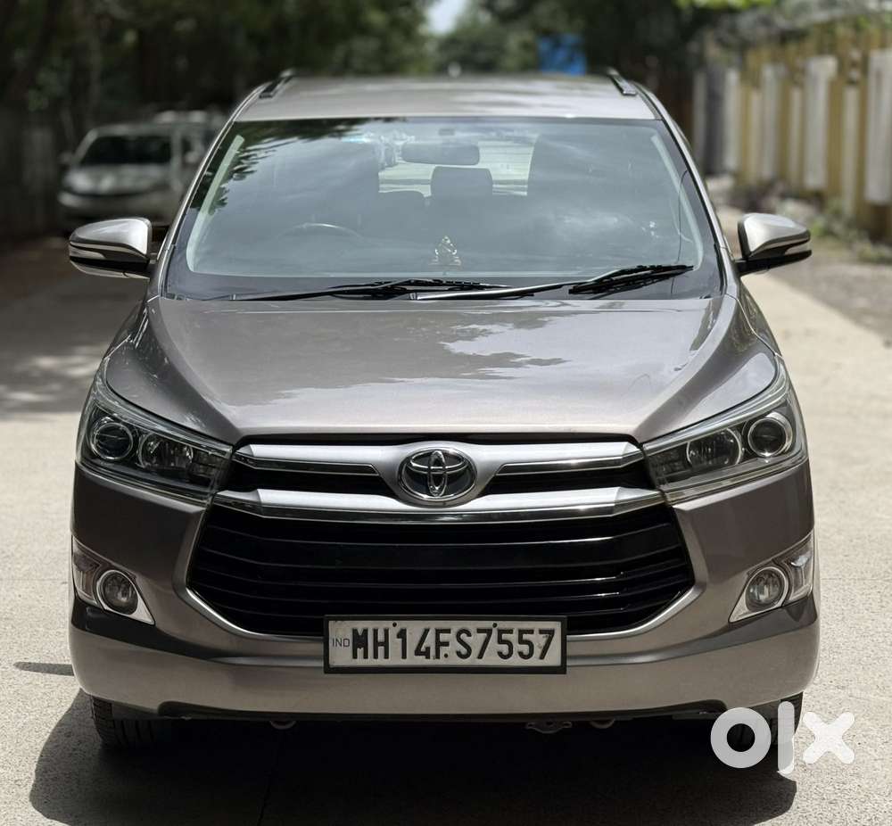 Toyota Innova Crysta 2.4 V 8 Str, 2016, Diesel