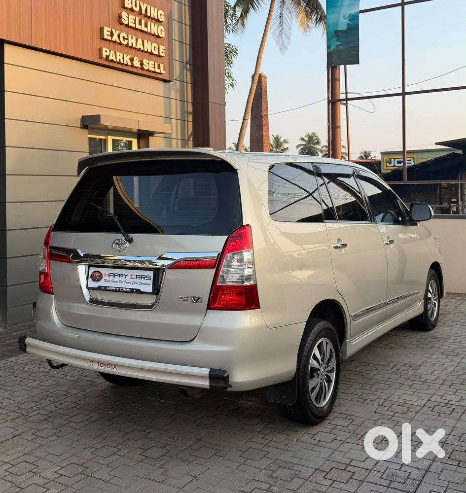 Toyota Innova 2.5 Vx 8 Str Bs-iii, 2015, Diesel