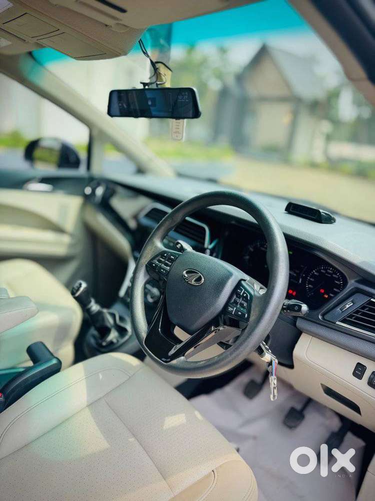 Mahindra Marazzo M8, 2018, Diesel
