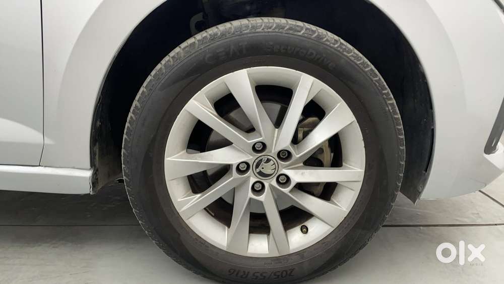Skoda Slavia Ambition 1.0l Tsi Mt, 2022, Petrol