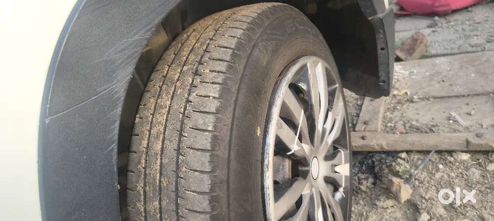 New Tyre New Battery 25 Ki Average 6 Seater Car H Engine Gear Sb Ok H