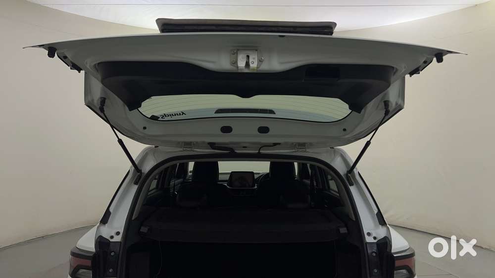 Maruti Suzuki Vitara Brezza 1.5 Zxi, 2023, Petrol