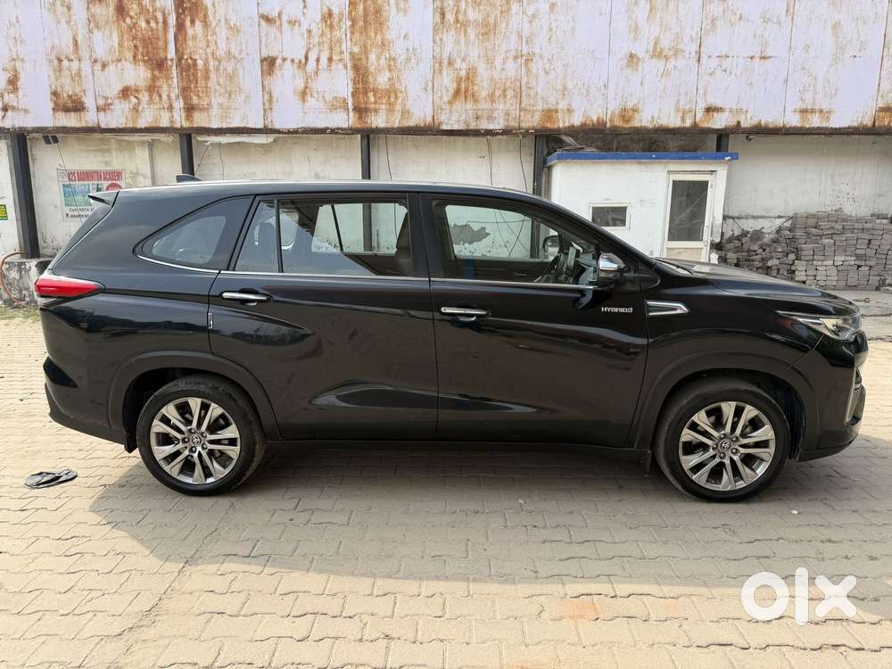 Toyota Innova Hycross 2.0 Zx Hybrid 7 Str, 2024, Petrol