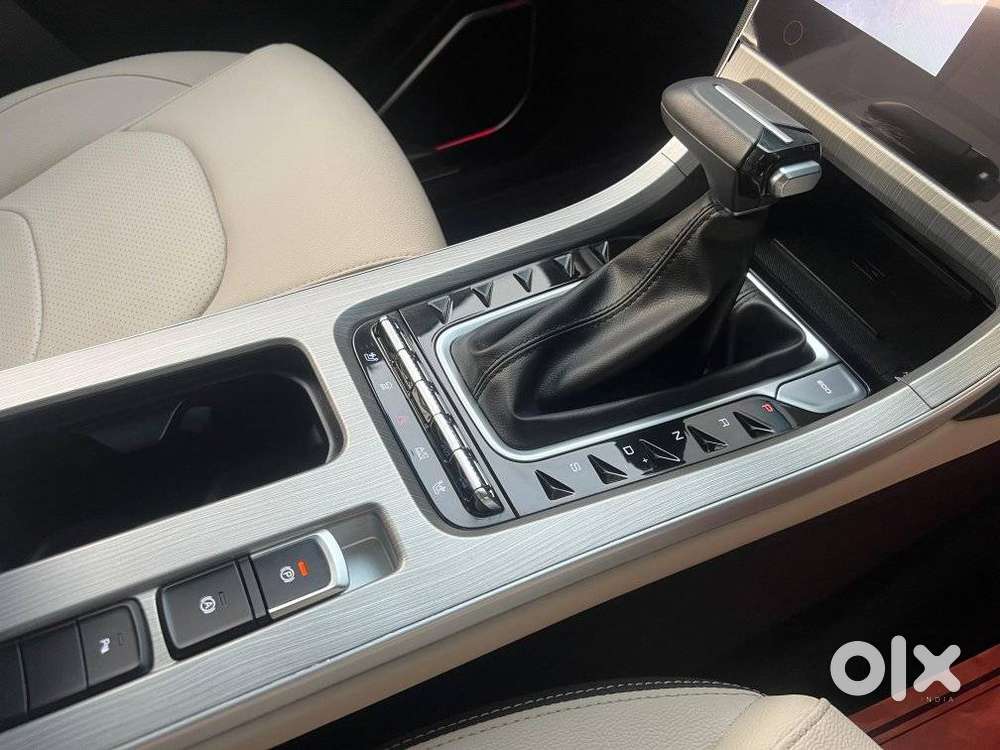 Mg Hector Savvy Pro 1.5 Turbo Cvt Dual Tone, 2025, Petrol