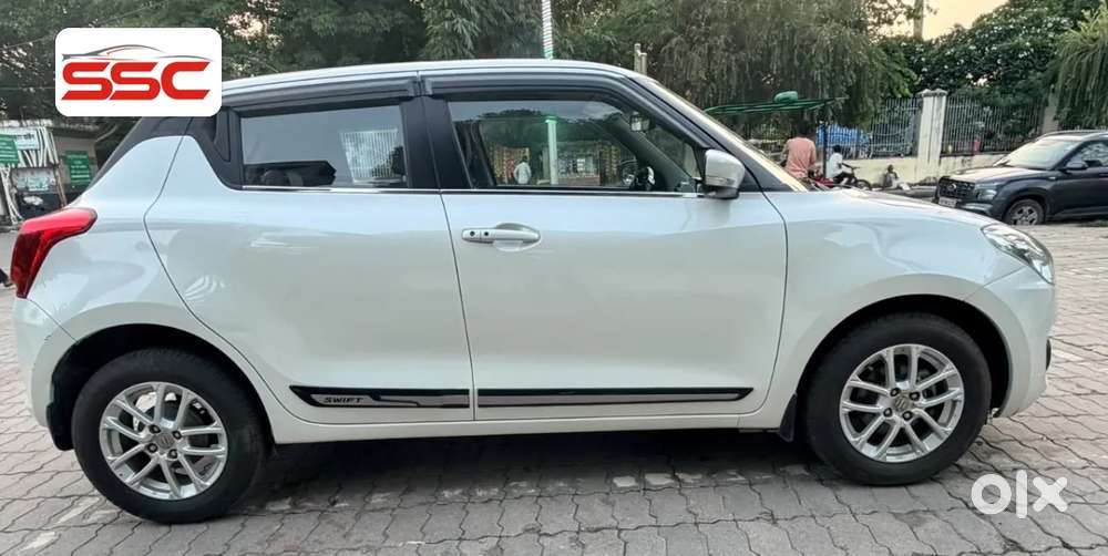 Maruti Suzuki Swift 1.3 Zxi, 2021, Petrol