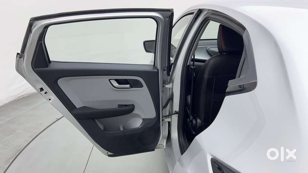 Tata Altroz Xz, 2020, Petrol
