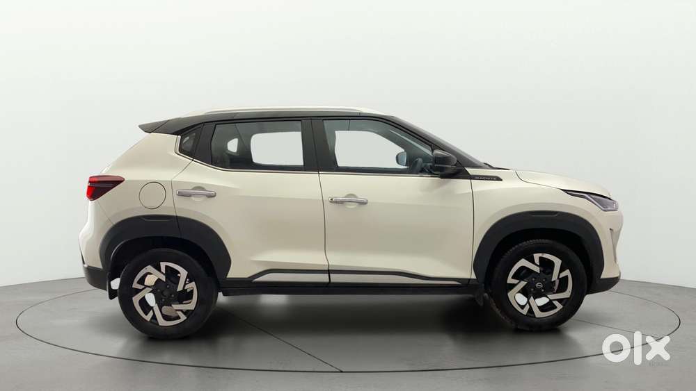 Nissan Magnite 1.0 Xv Premium Turbo Cvt, 2022, Petrol