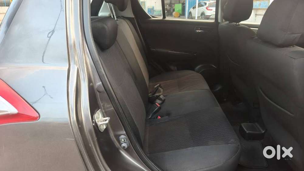 Maruti Suzuki Swift Vxi Abs Bsiv, 2015, Petrol