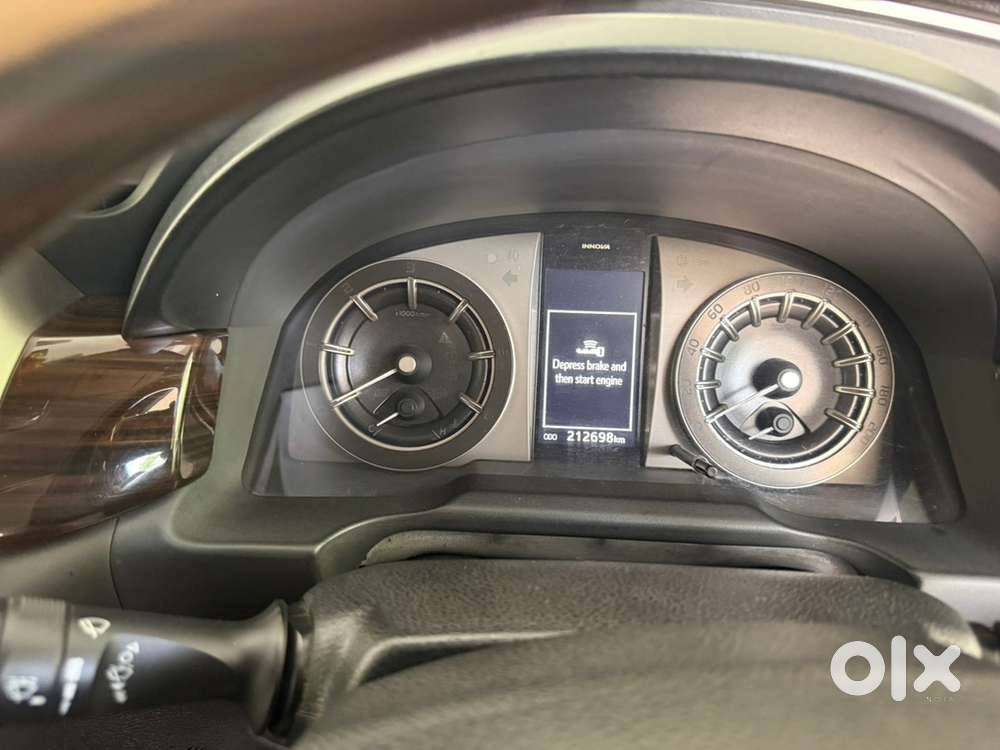 Toyota Innova Crysta 2016