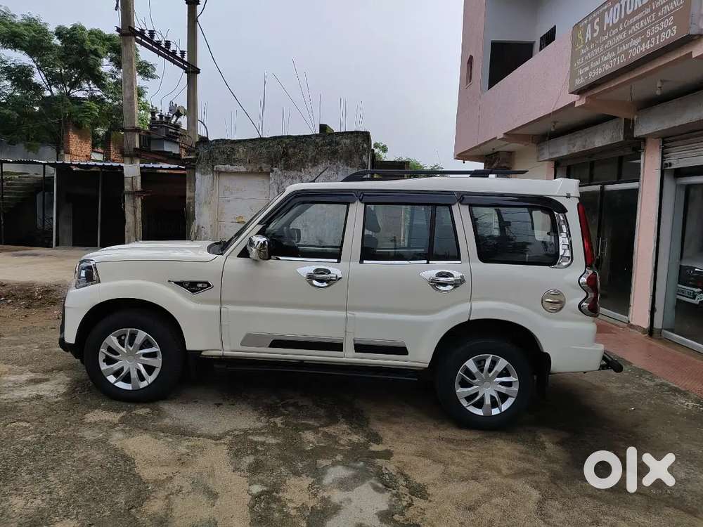 Mahindra Scorpio Classic 2022( October )diesel Manual Year 9 Seater