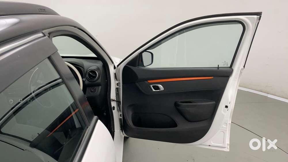 Renault Kwid 1.0 Climber (o) Dual Tone, 2021, Petrol