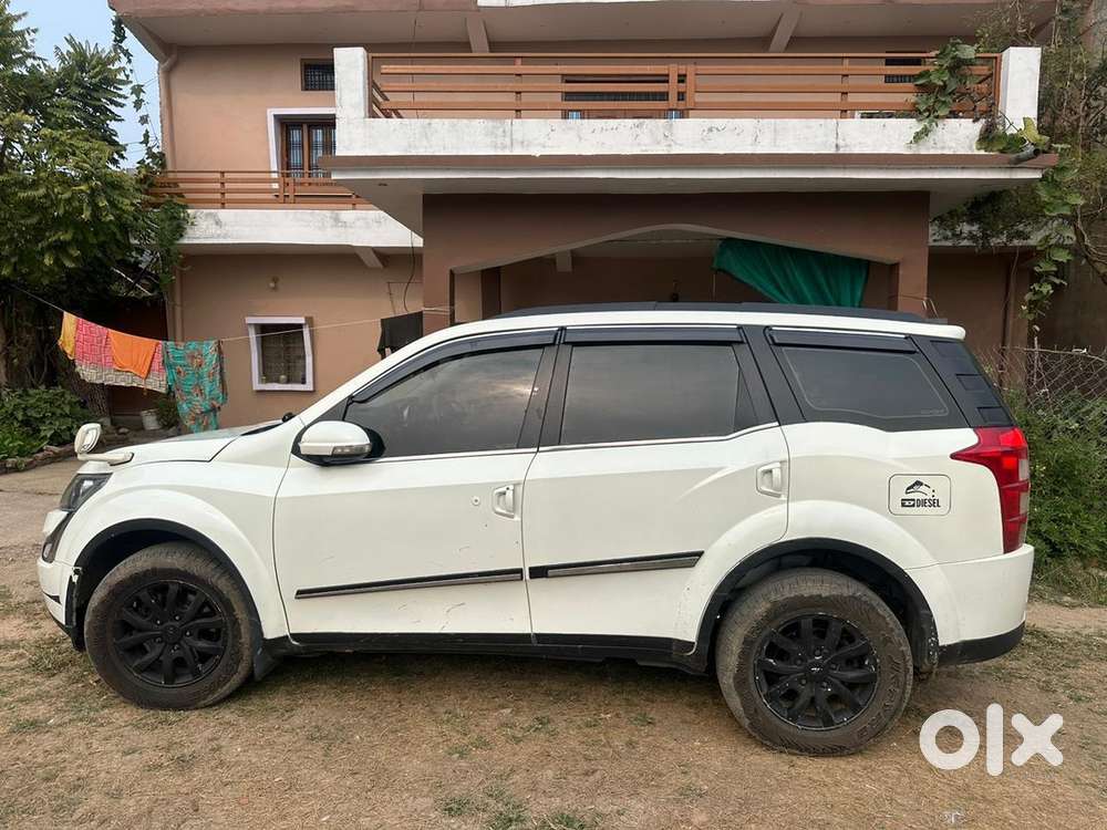 Mahindra Xuv500 2016 Diesel 100000 Km Driven