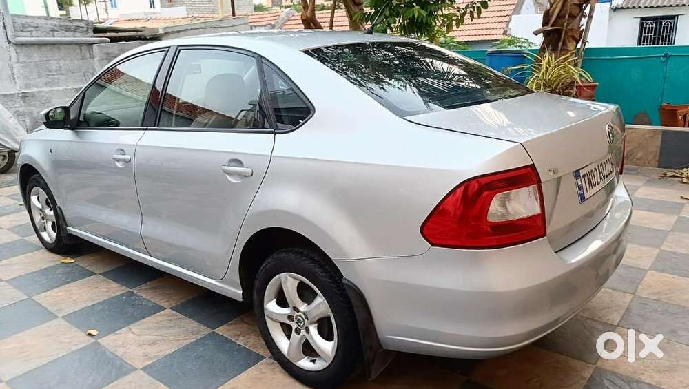 Skoda Rapid 2012 Diesel Good Condition With Company Service Revord