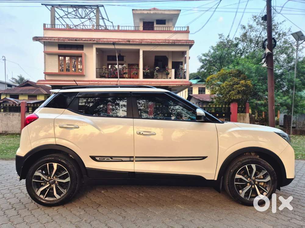Mahindra Xuv300 W8 Option, 2022, Petrol