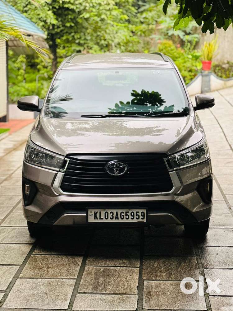 Toyota Innova Crysta 2.4 Gx At, 2022, Diesel