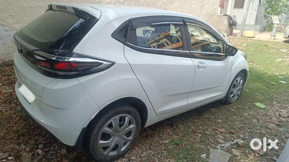 2022 Tata Altroz 1.2 Petrol Manual