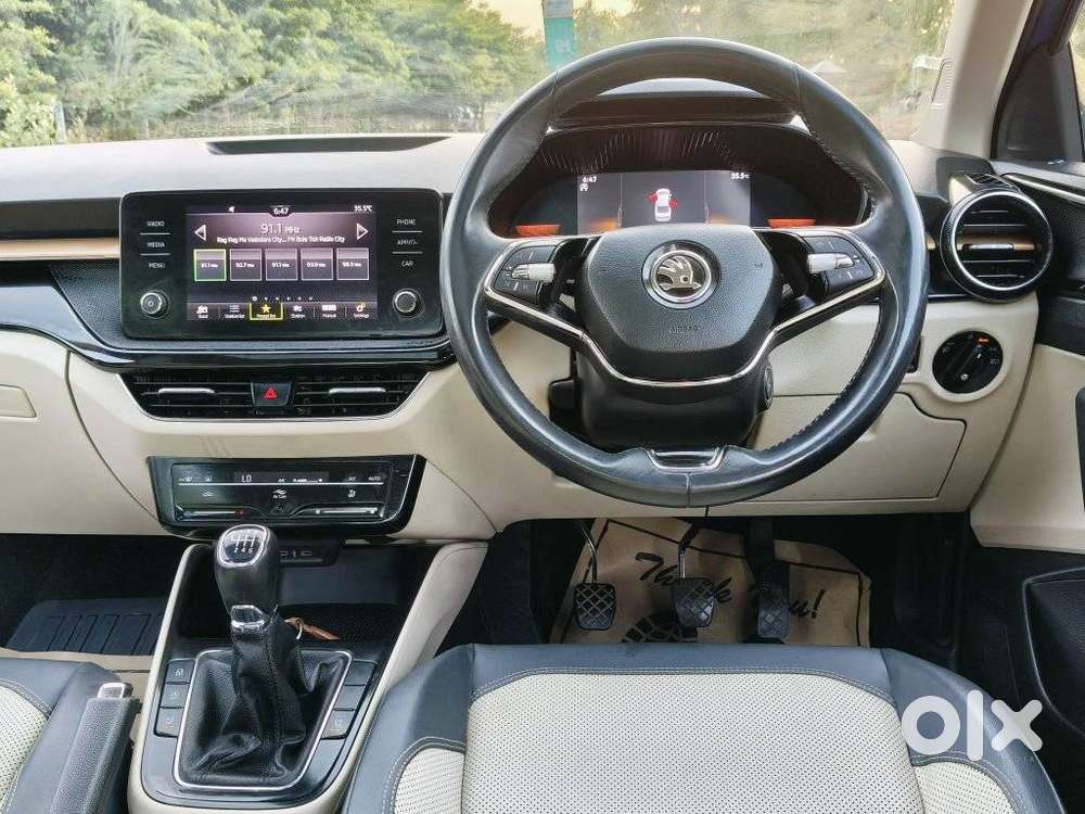 Skoda Slavia Style 1.0l Tsi Mt, 2022, Petrol