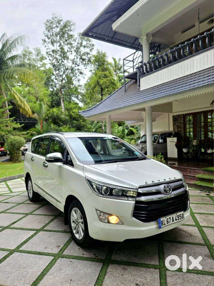 Toyota Innova Crysta 2.4 V, 2016, Diesel