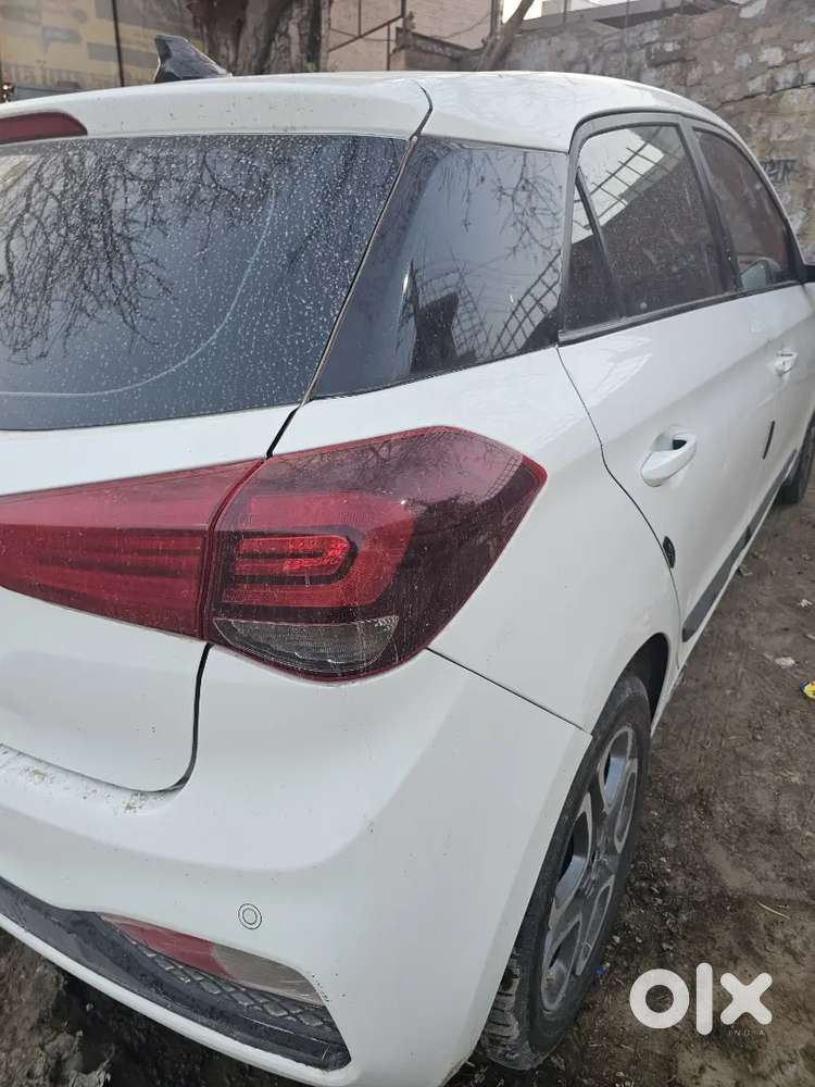 Well-maintained 2019 Hyundai I20 Asta - White