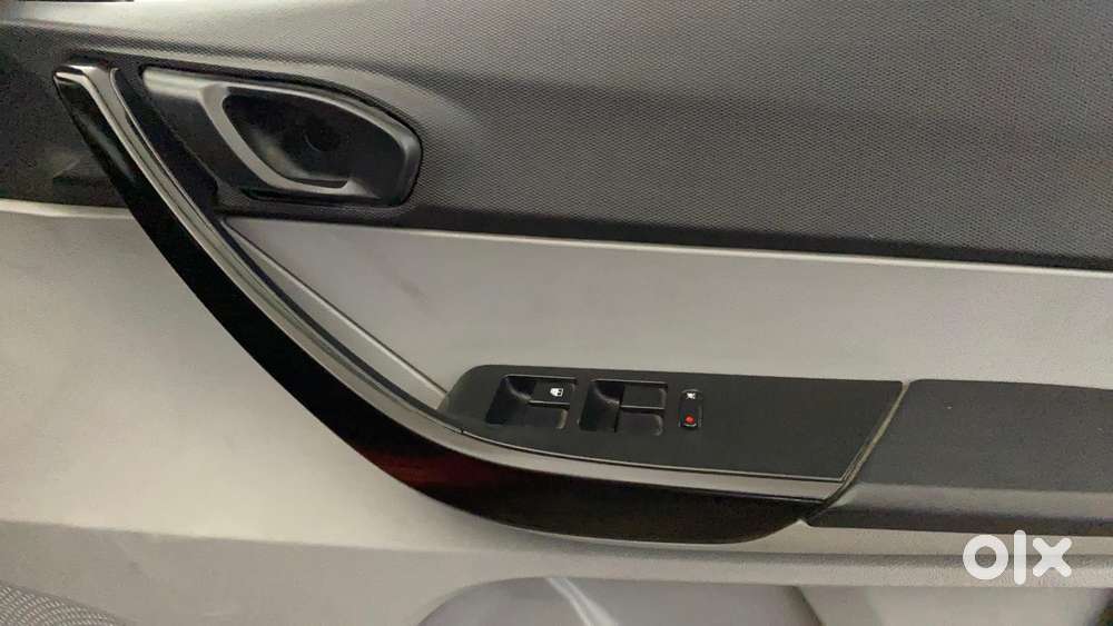 Tata Tiago 1.2 Revotron Xt, 2020, Petrol