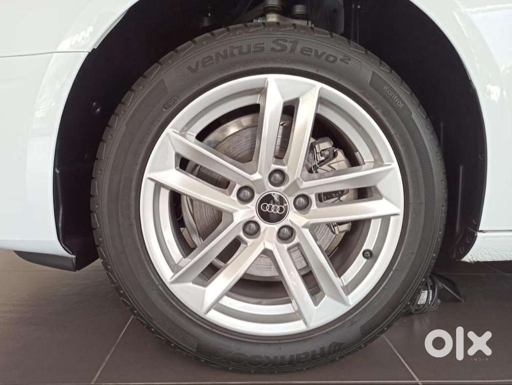 Udi A4 40 Tfsi Premium Plus, Single Owner, Mh01 Registered