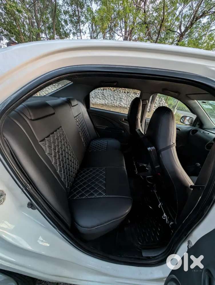Toyota Etios Cross 2012