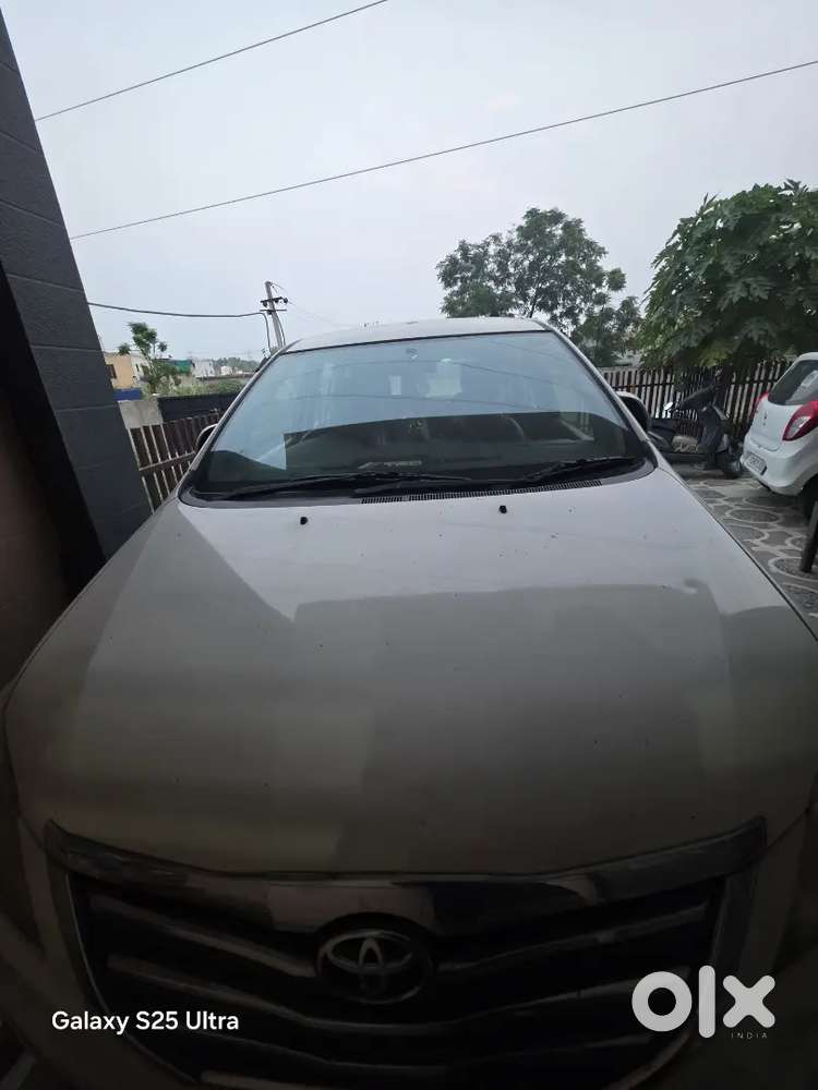 Toyota Innova 2015 Diesel Well Maintained