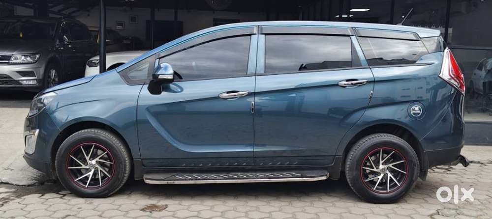 Mahindra Marazzo M4, 2019, Diesel