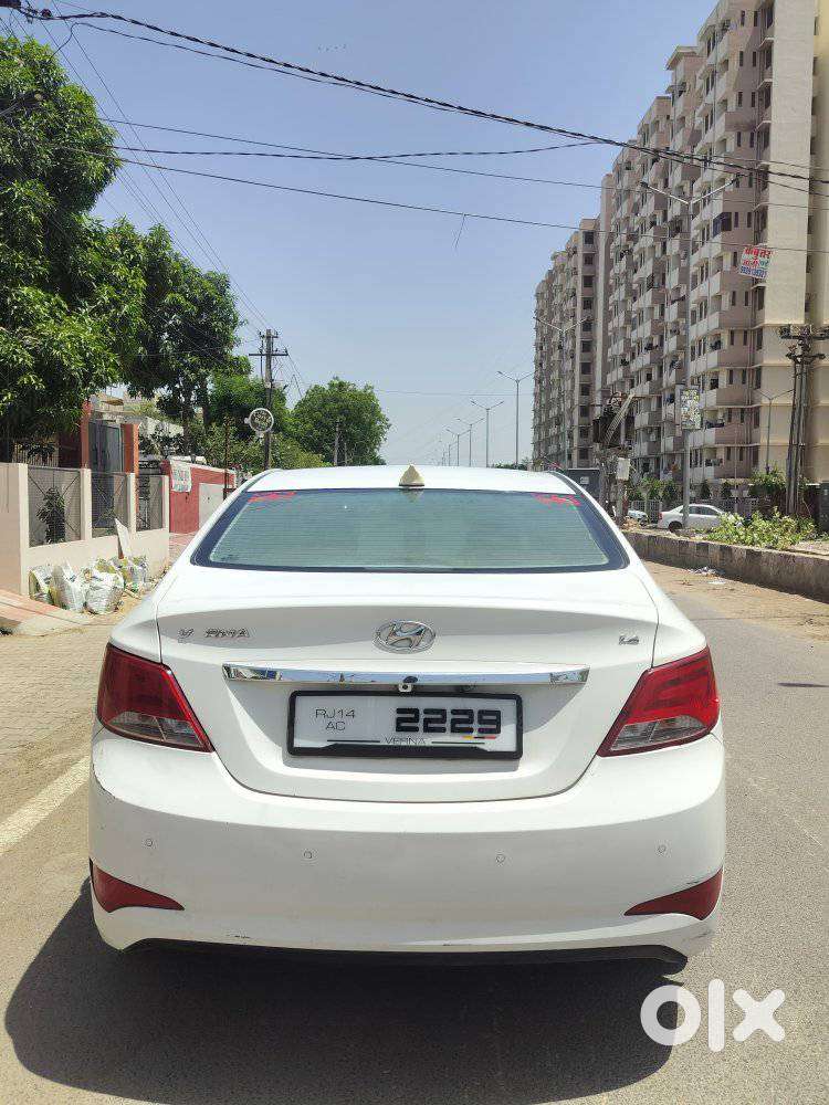 Hyundai Verna 1.6 Sx Crdi (o) At, 2015, Diesel