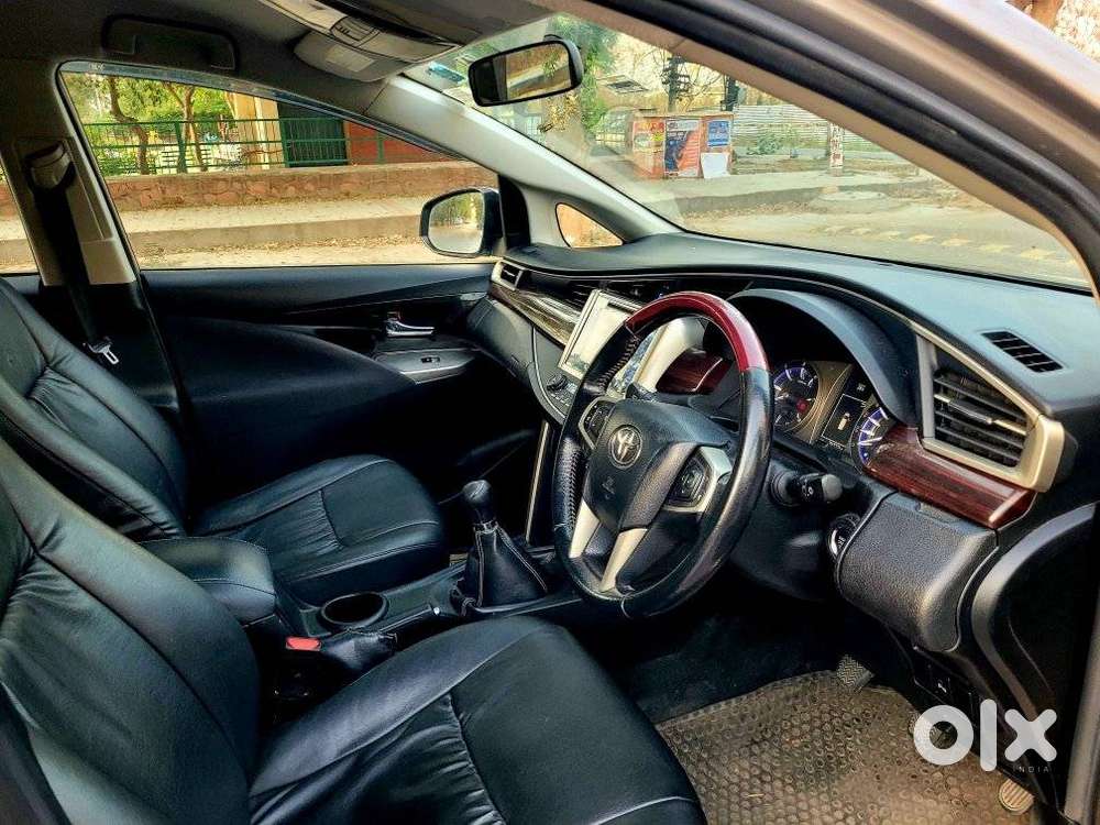 Toyota Innova Crysta 2.4 V, 2016, Diesel