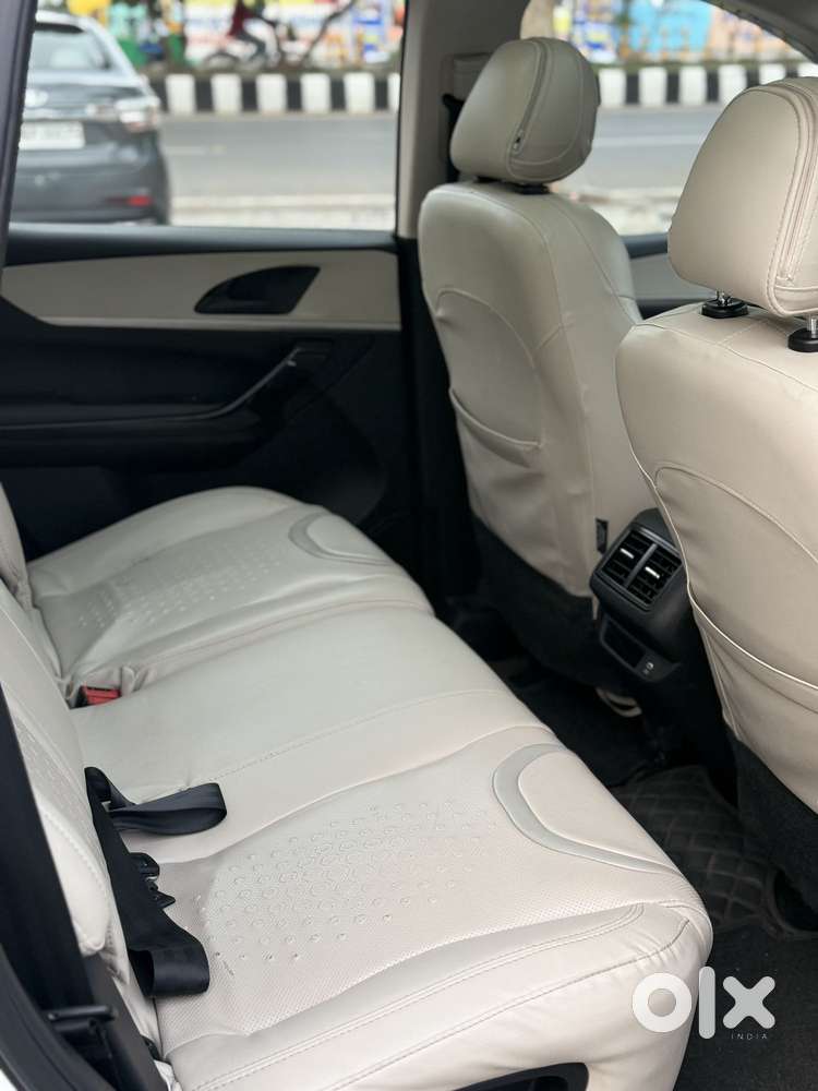 Mahindra Xuv700 2.2 Ax 5 Diesel At 7 Str, 2023, Diesel